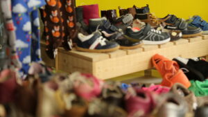 How to run a children's shoe-fitting service