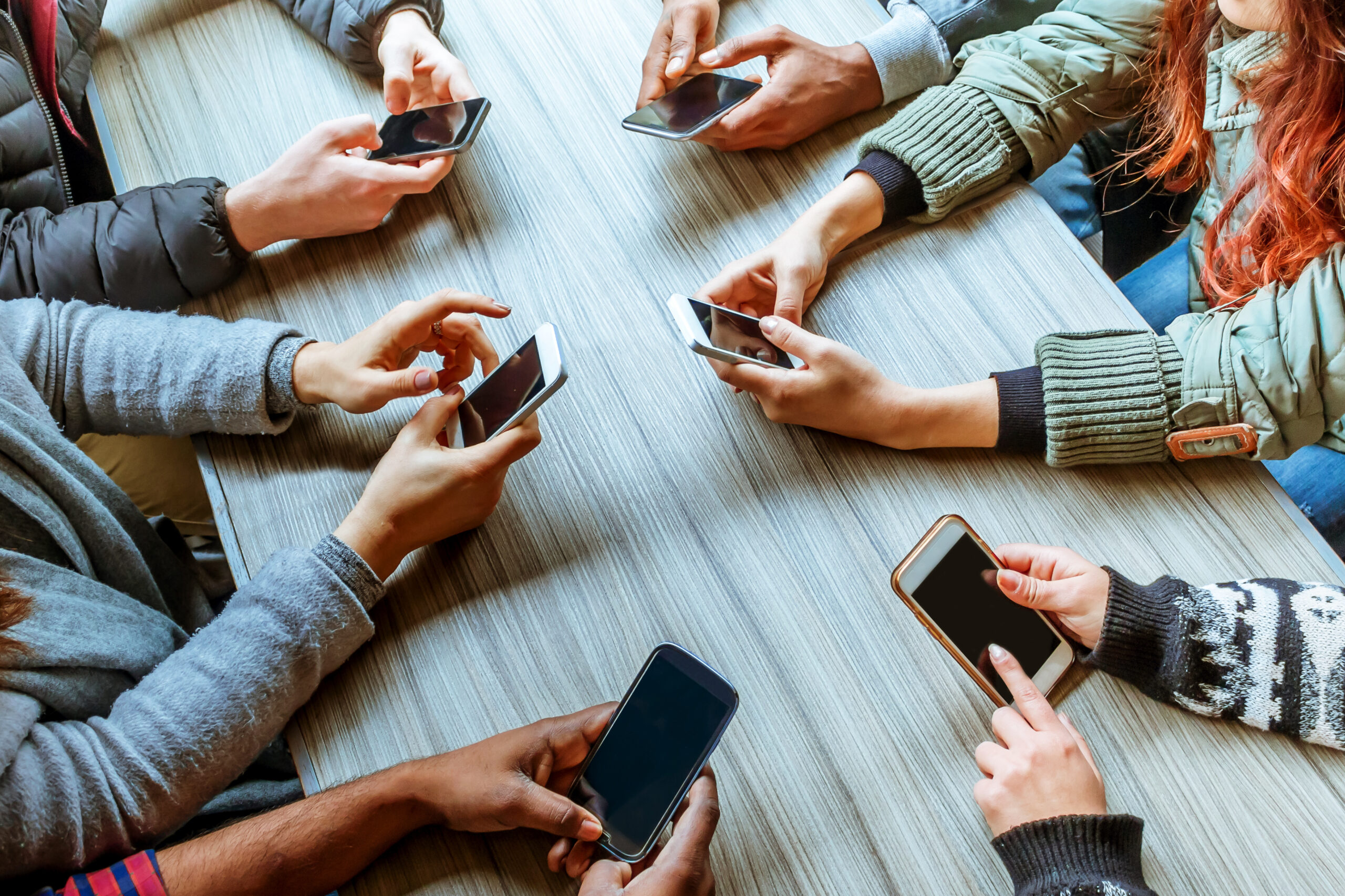 Three quarters of workers regularly respond to text messages on a smartphone during working hours