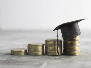 Graduates' salary expectations is £9k higher than the average
