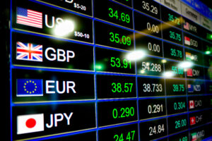 Average currency transfers for UK SMEs and international trading falls 17 per cent Q-on-Q from £48,000 to £39,000