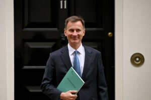 Autumn Statement 2023. Chancellor Jeremy Hunt leaves 11 Downing Street on 22 November 2023