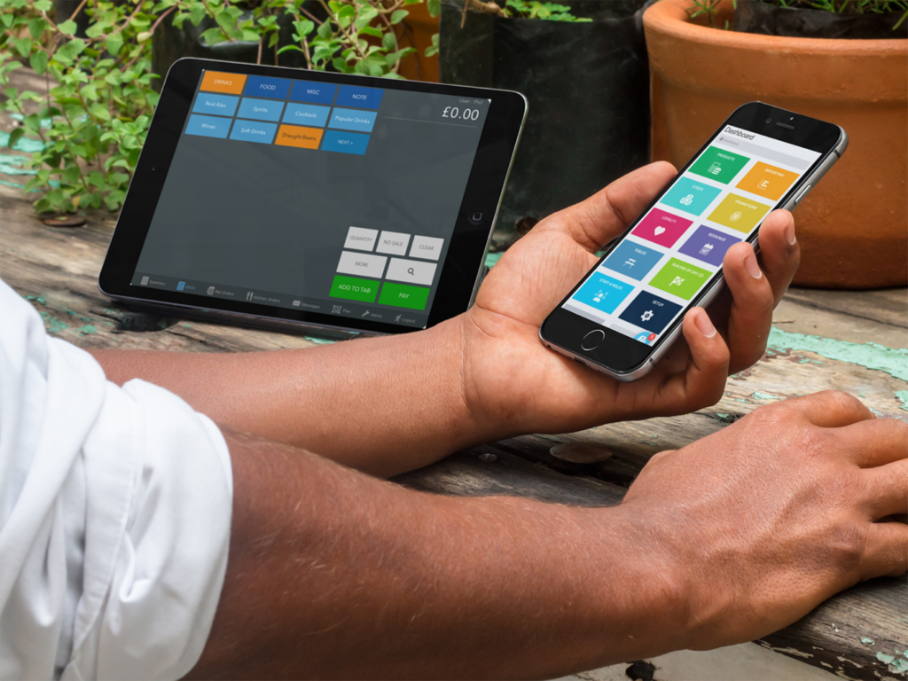 7 key hospitality EPOS features for a small business